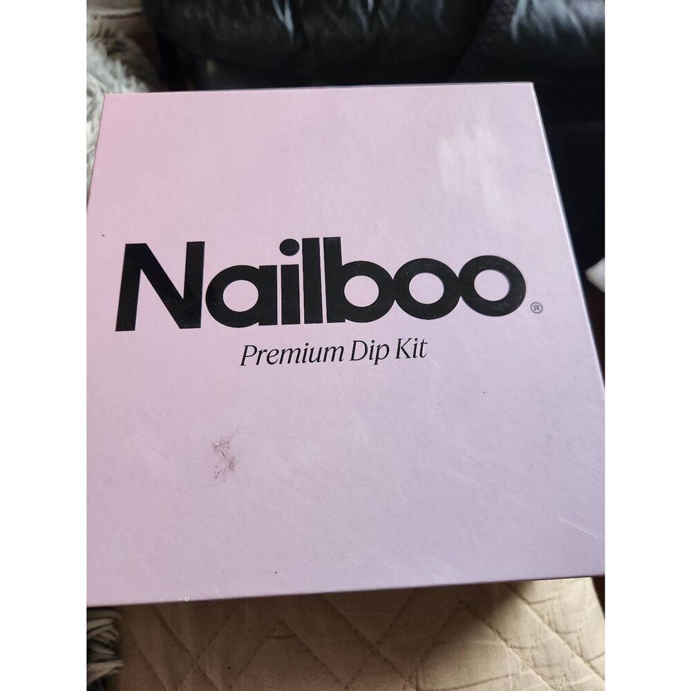 Nailboo Premium Dip Kit with 6 powder colors! Missing nail file